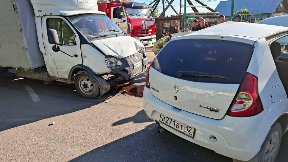 В Волжске два человека пострадали в ДТП с «Газелью».📷Фото: Госавтоинспекция Республики Марий Эл