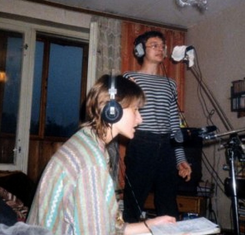 Арина Строганова, Борис Усов. Перово,1998. Фото из архива Вк-сообщества "Утро Над Вавилоном и Арина Строганова". 