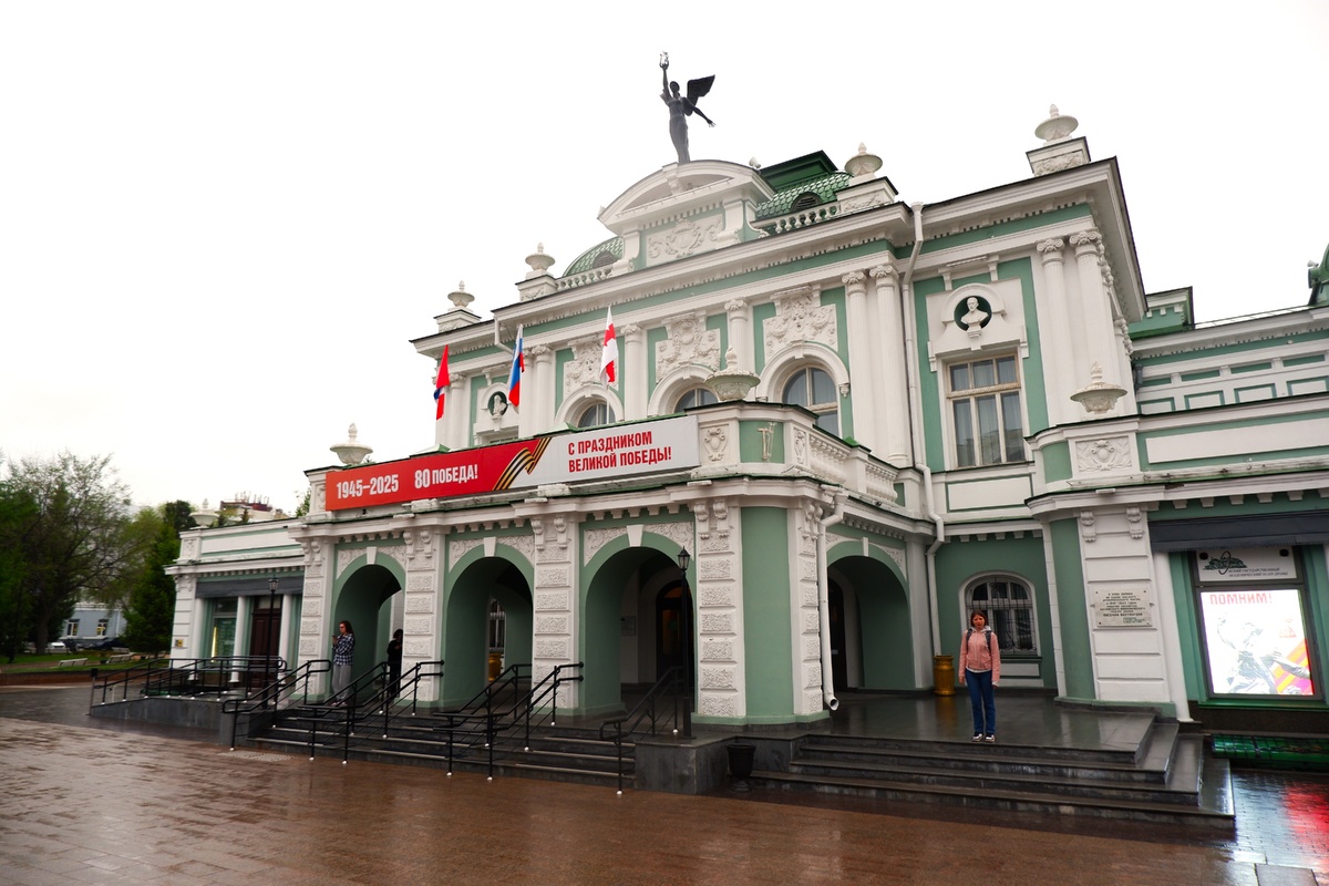 Фото столовой я почему-то не сделала, поэтому фото театра драмы