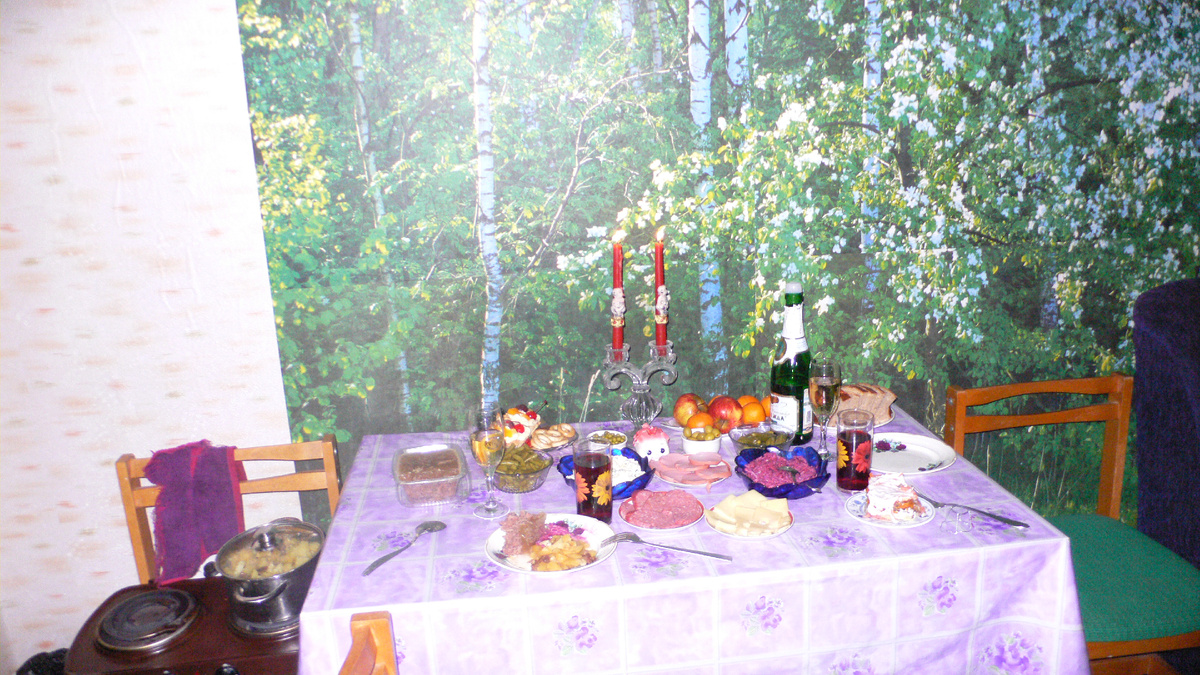 Стол накрыт