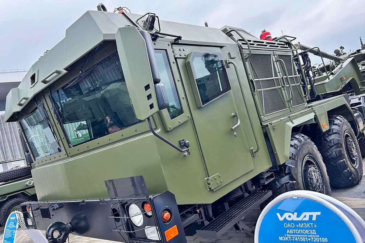   Танкотранспортер «Першерон» на базе тягача МЗКТ-741501