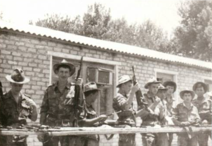 Занятие по расборке-сборке автомата Калашникова в Московском погранотряде