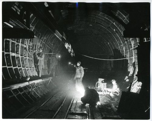 Журналисты в первом вагоне метро. Январь - март 1935 года. Фот. Эммануил Евзерихин