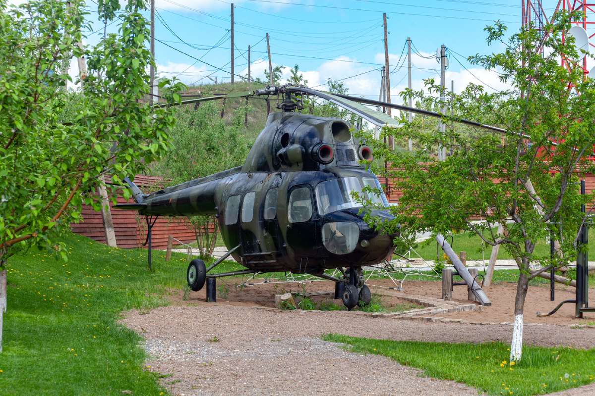 Ми-2 на детской площадке Музея Огненная Дуга с.Борское 2025г.