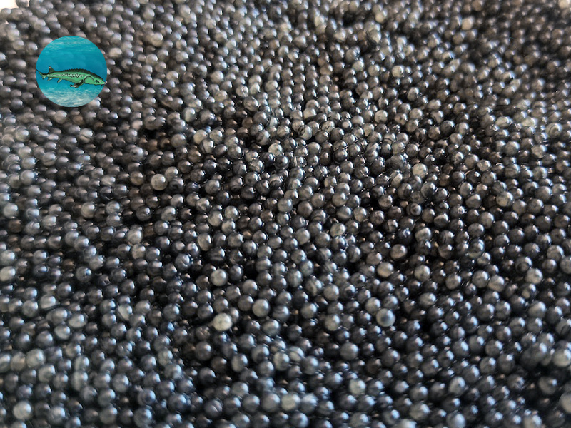 Именно так должна выглядить настоящая черная икра