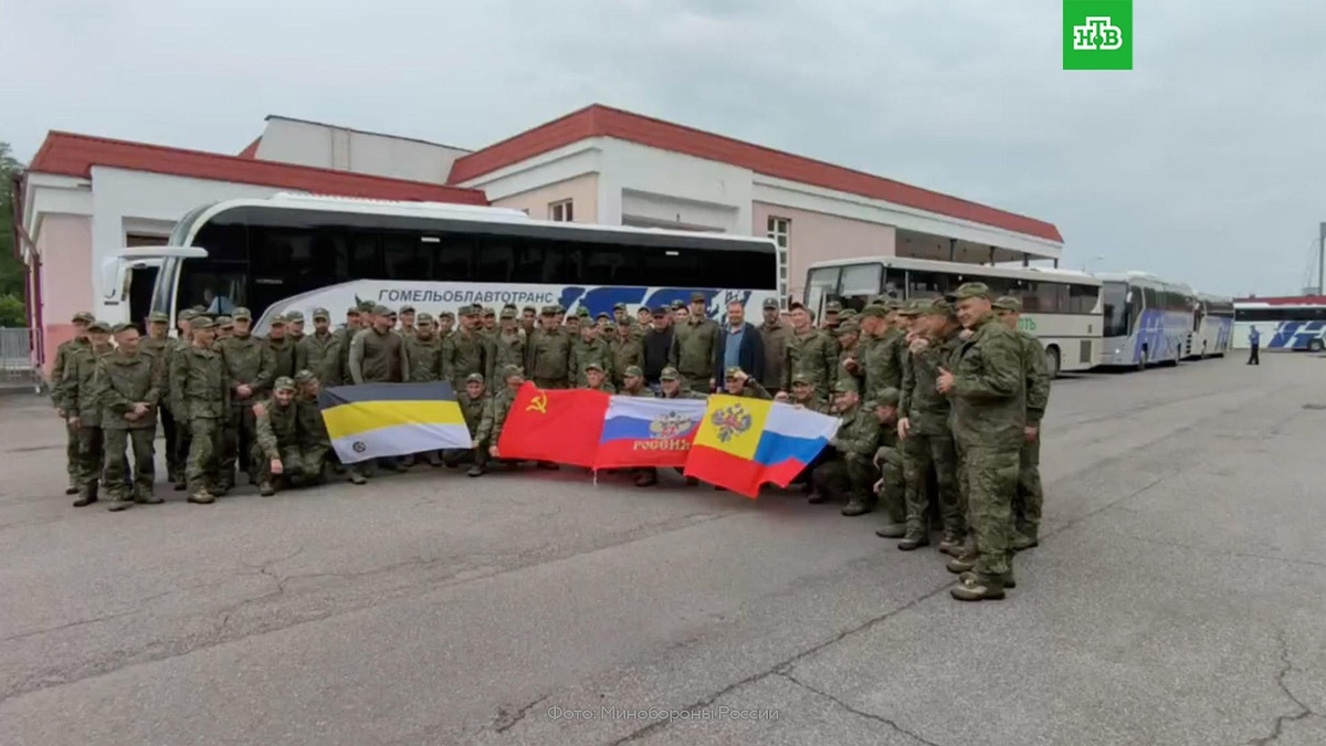    Появились кадры возвращения военных РФ в рамках третьего этапа обмена пленными