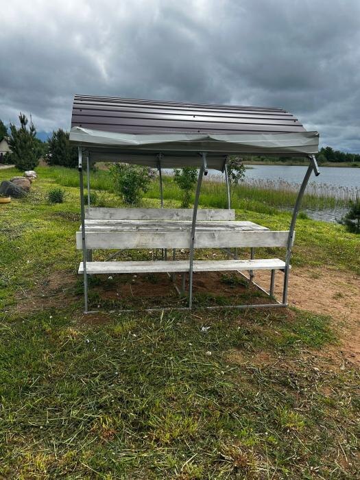 Вандалы разгромили пляж у Фотьевского озера
Фото: Ольга Федосеенко