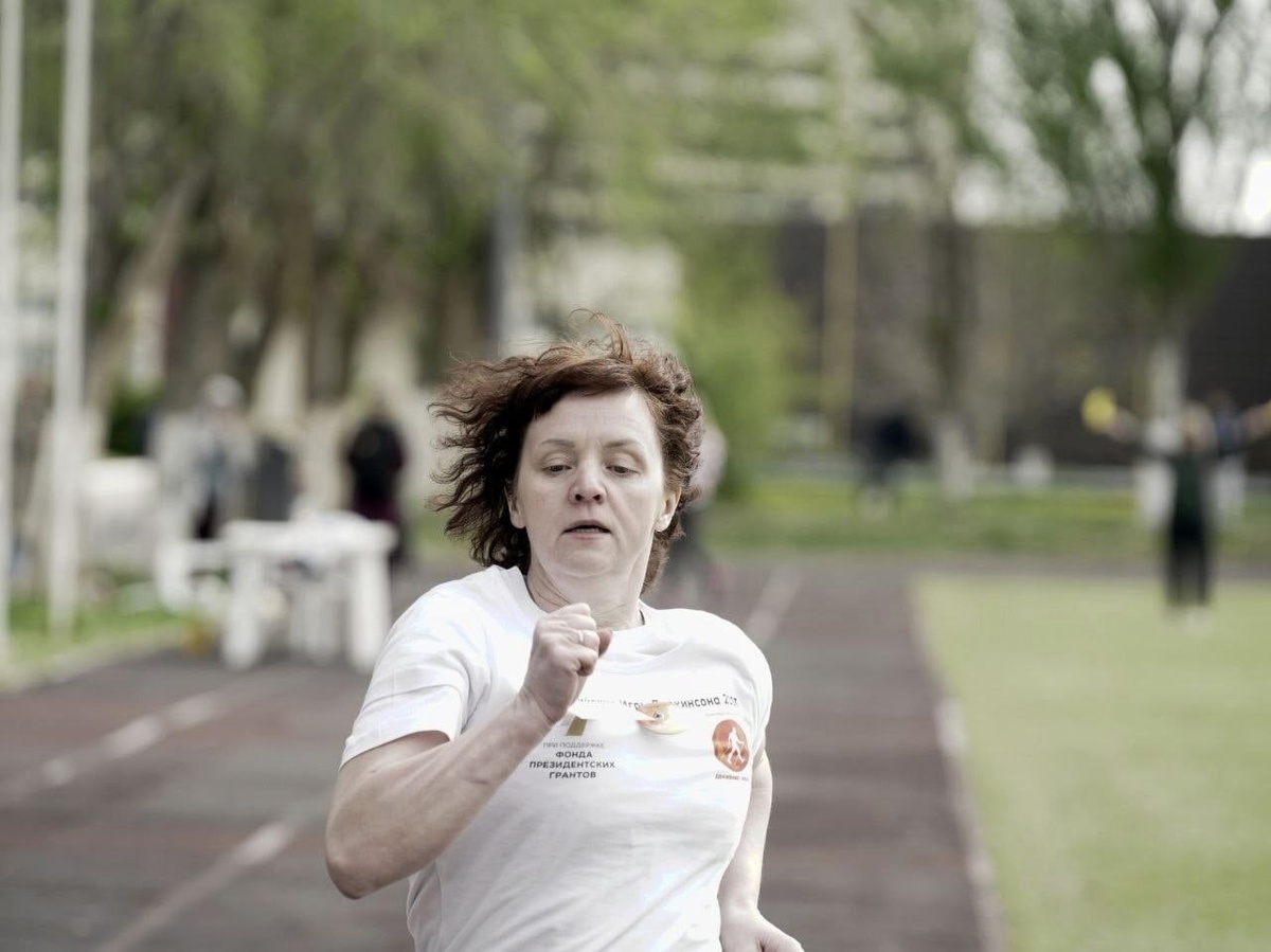    Спортсменка из Югры вернулась на беговую дорожку после обострения болезни Паркинсона и победила