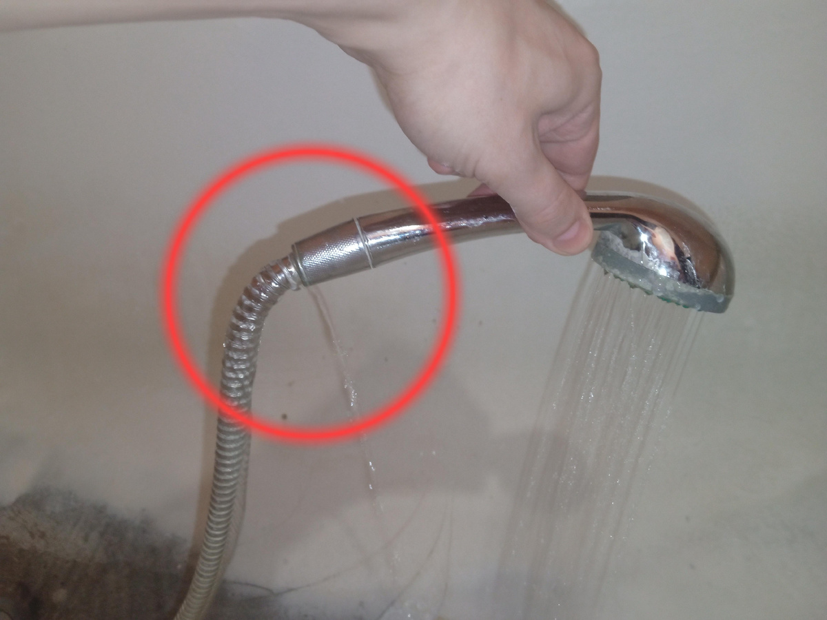 Устраняем протечку душевой лейки: пошаговая инструкция