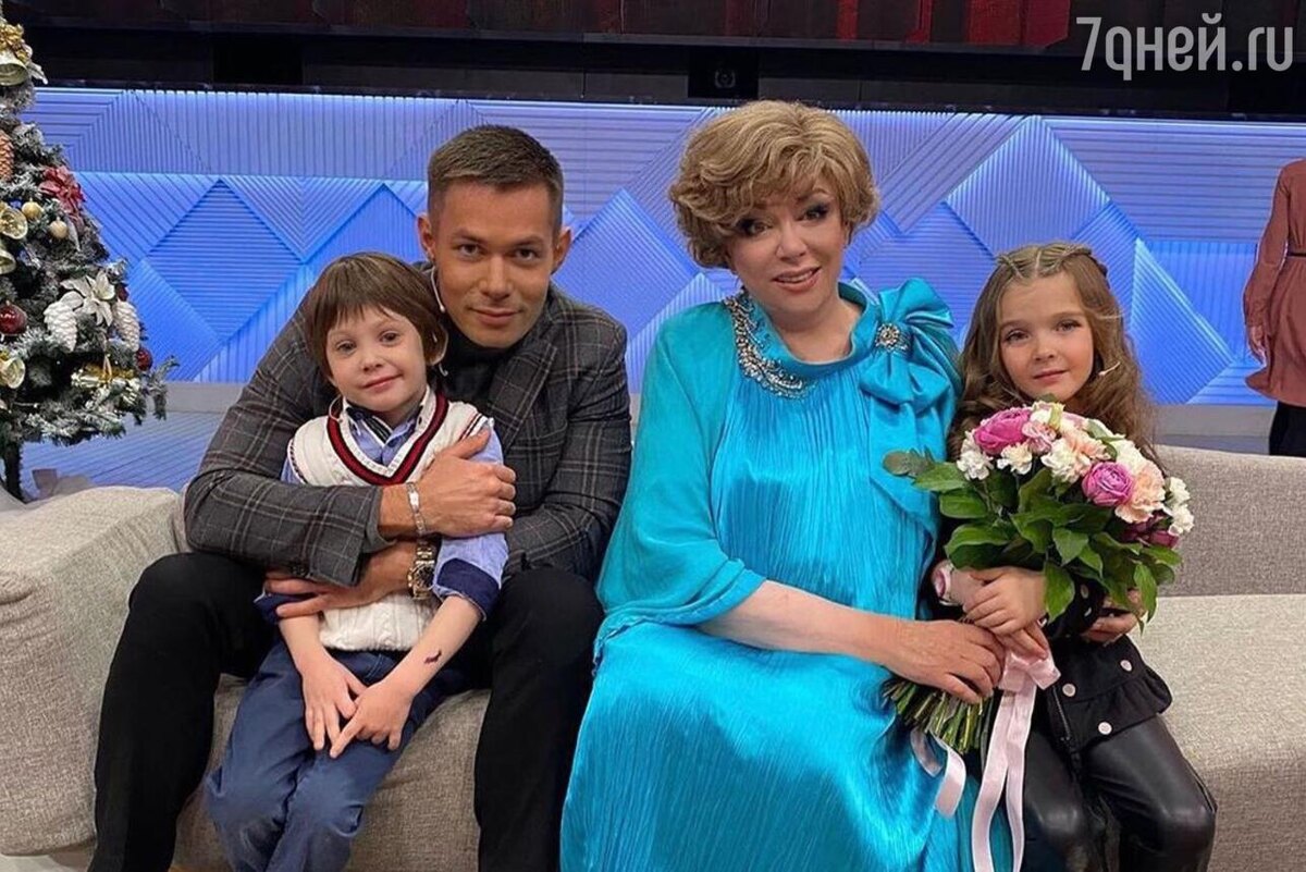    Стас и Эдита Пьеха Социальные сети