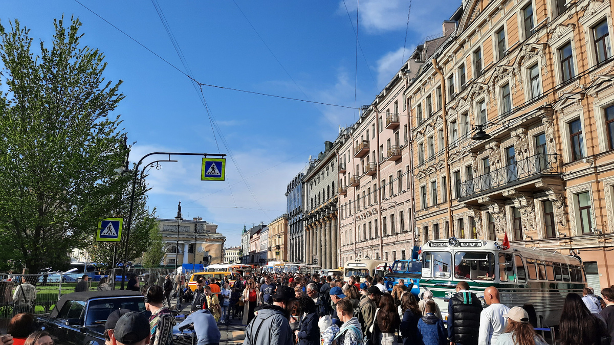 Листайте галерею вправо.