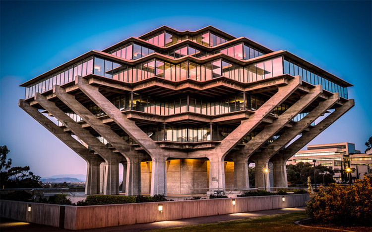 Самые необычные библиотеки мира