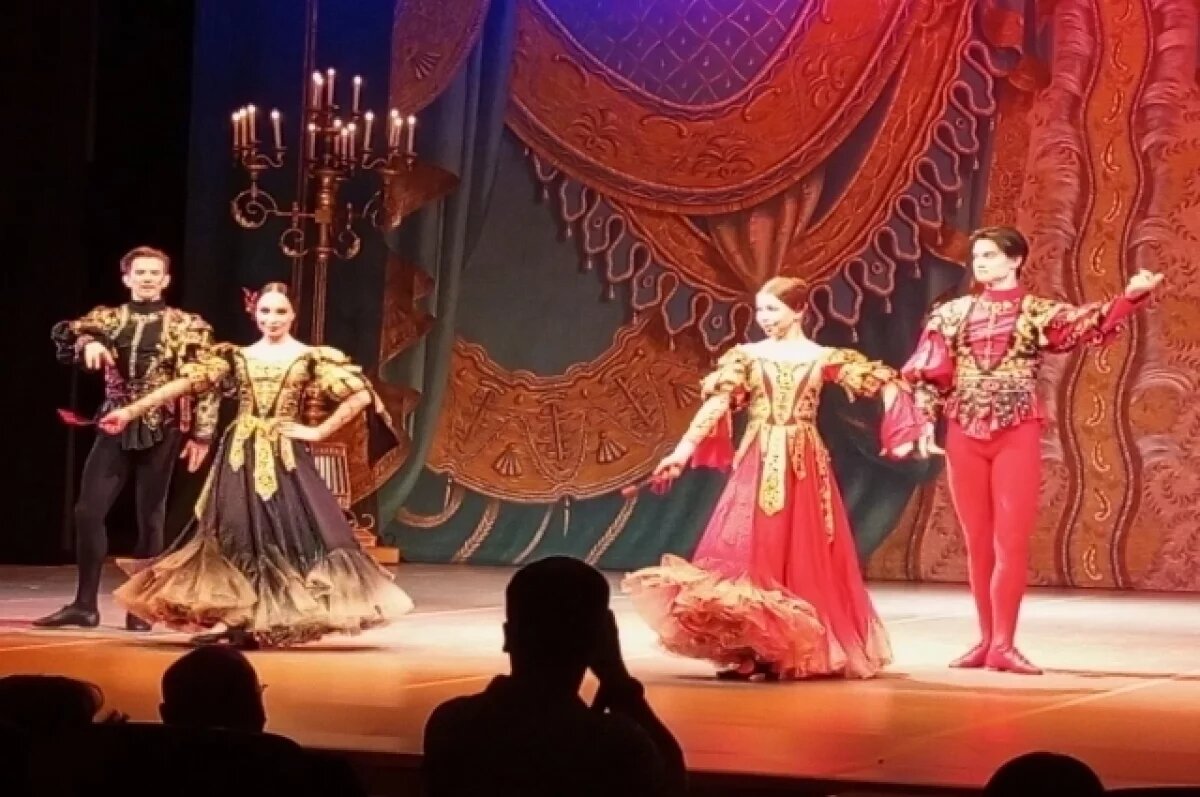    Во Владивостоке состоялся первый выпуск балетной элиты страны