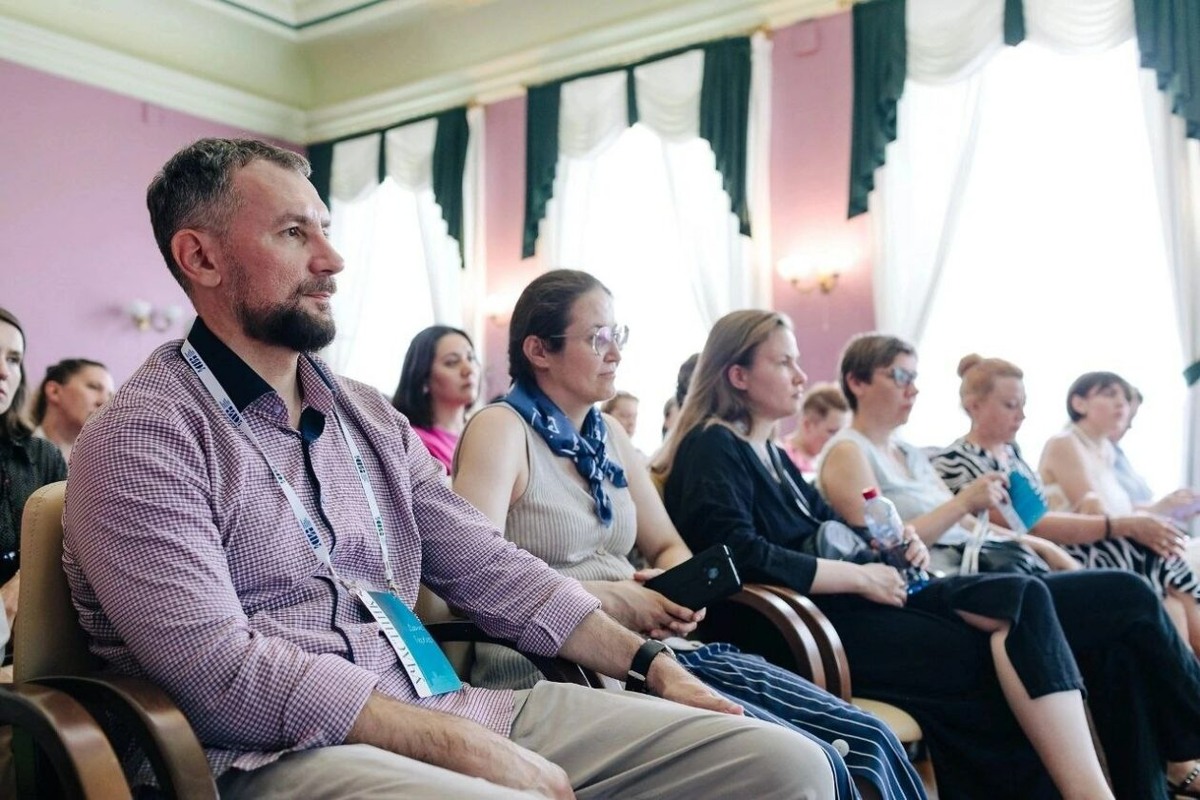 На открытии писательской мастерской в Иркутском доме литераторов
Фото из архива героя