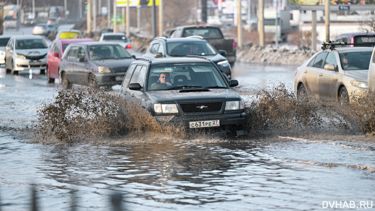    Улицу Павла Морозова часто топит после таяния снега и дождей
