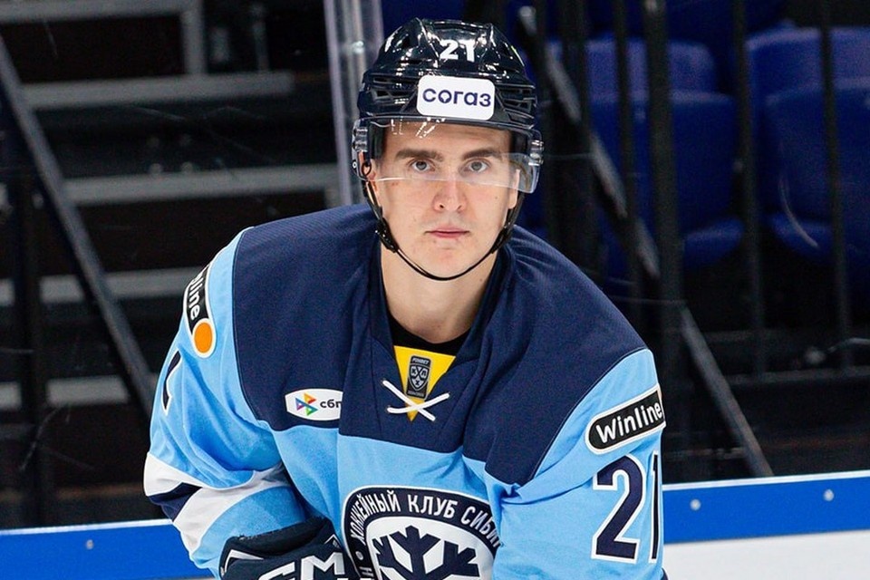    Егор Аланов подписал новый контракт с «Сибирью». Фото: ХК «Сибирь»