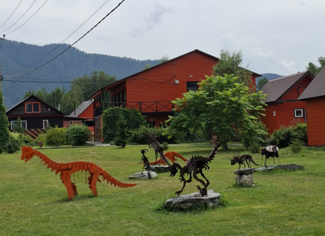 Территория парка большая и всегда ухоженная.