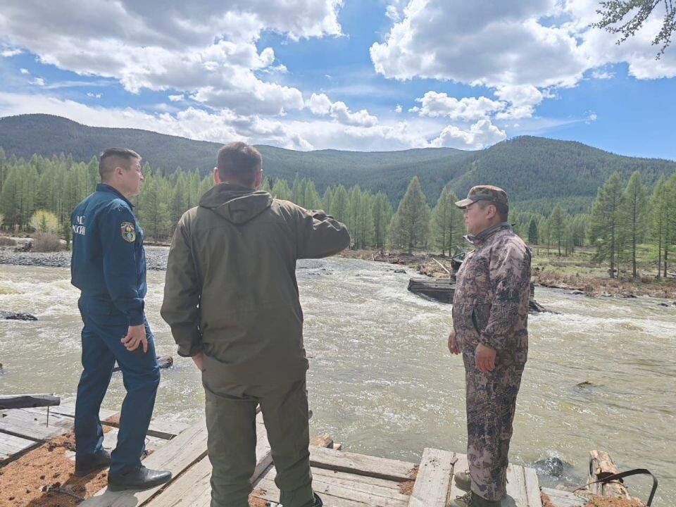    Уничтоженный паводком мост в Республике Алтай. Источник: t.me/akchinaidar