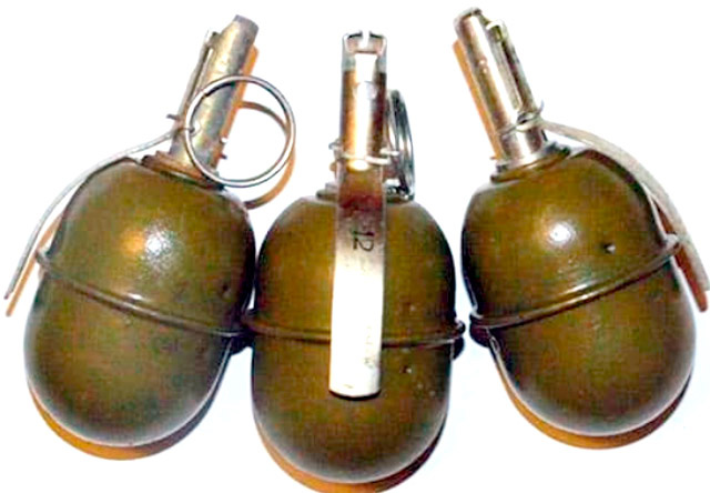 Отечественные ручные наступательные гранаты РГД-5 с запалами УЗРГМ (фото из открытых источников)
