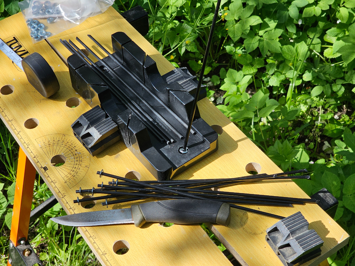 Новые 16 колышков в процессе изготовления.