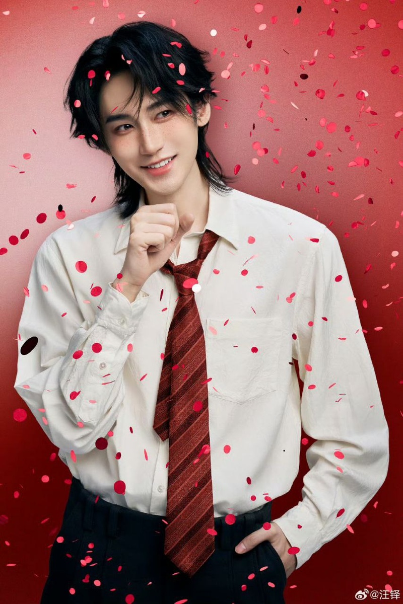 Актёр Ван До. Листайте галерею...