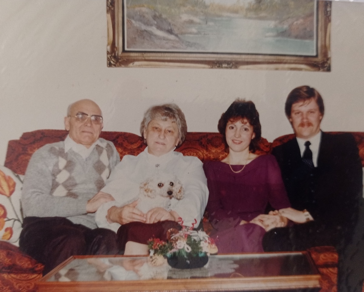 Константин Граф с женой, дочерью и зятем.