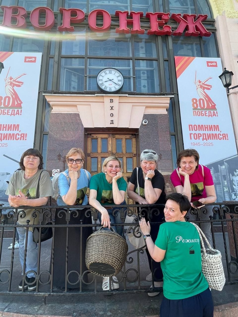 Мои московские подруги, мои ученицы-кашпошницы, мои модели и мои друзья приехали в мой родной Воронеж. Я в ночи плела кашпо и готовилась к показу города, как к собственной свадьбе.