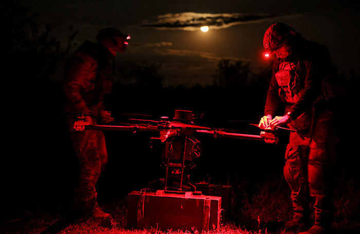    Подготовка к запуску дрона украинскими военнослужащими.пресс-служба ВС Украины/Reuetrs