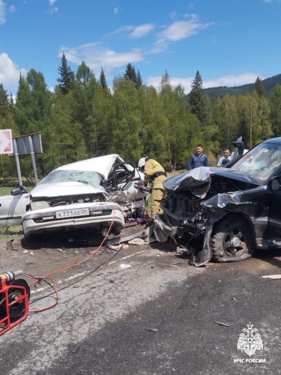    Смертельное ДТП с двумя легковушками на Чуйском тракте. Источник: ГУ МЧС России по Республике Алтай