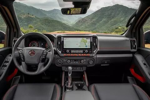 Интерьер Nissan Navara