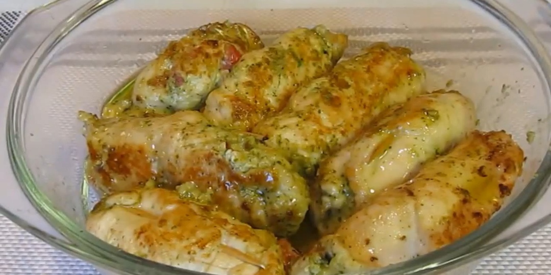 Самая сочная и вкусная куриная грудка с соусом. Этот соус невозможно забыть. Вкусно обалденно, и просто, и быстро. Вот то, что надо.