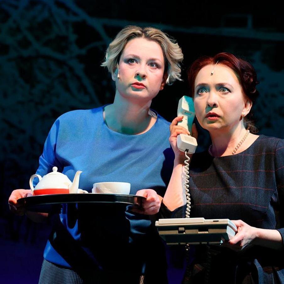 Две учительницы противостоят хищной птице. @mos.ru