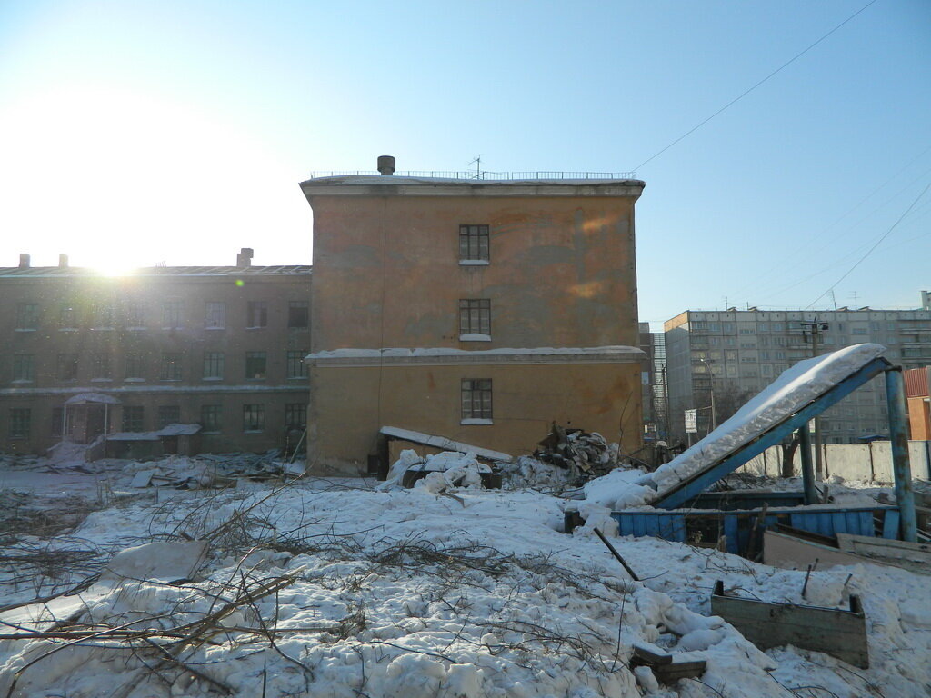 Двор бывшего психодиспансера