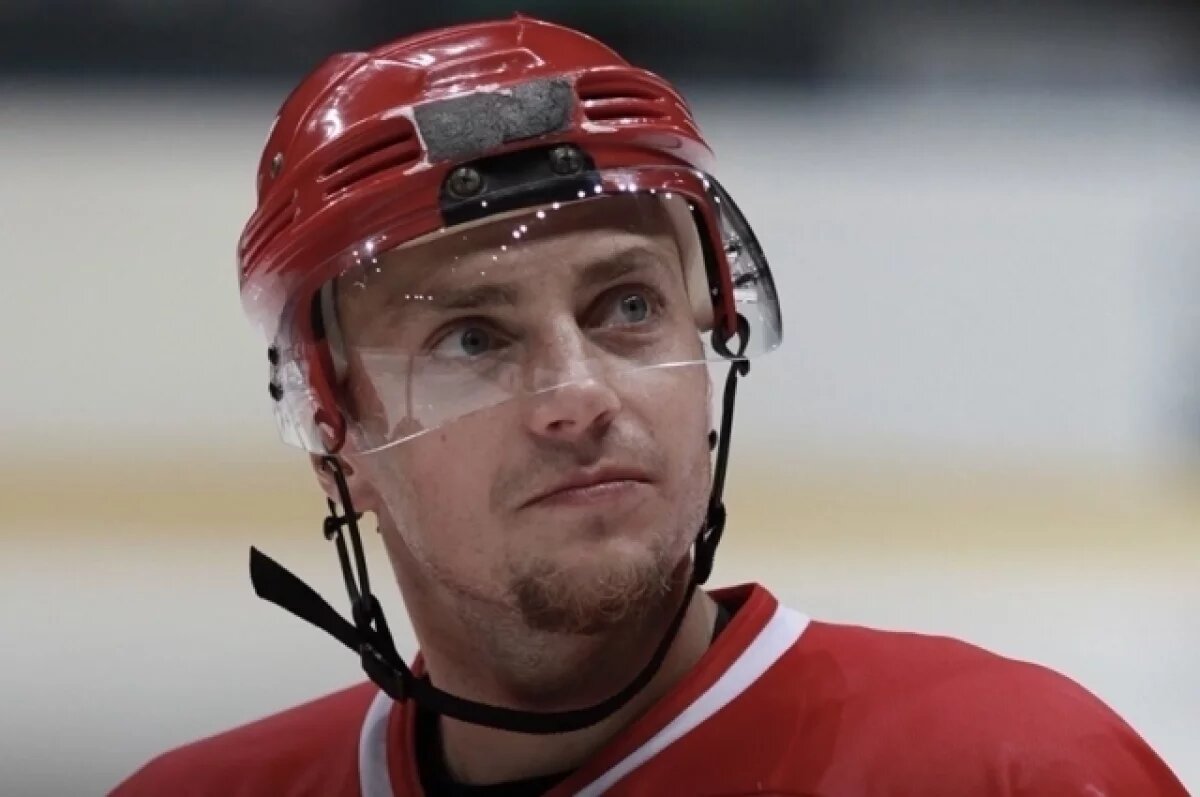    В Ярославле возле мемориала Ткаченко появилось фото Кубка Гагарина