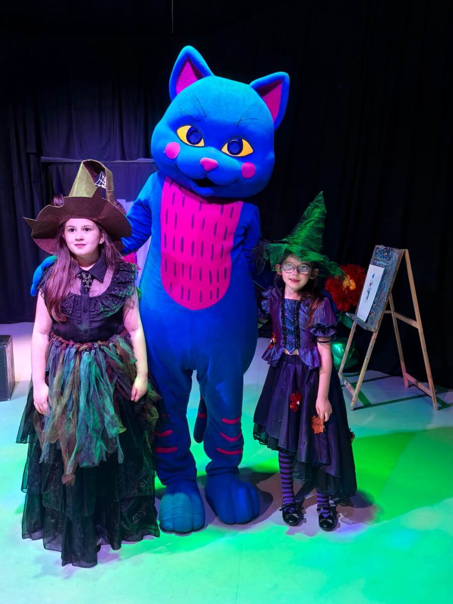 Моя дочь в роли великой и ужасной Бастинды. 