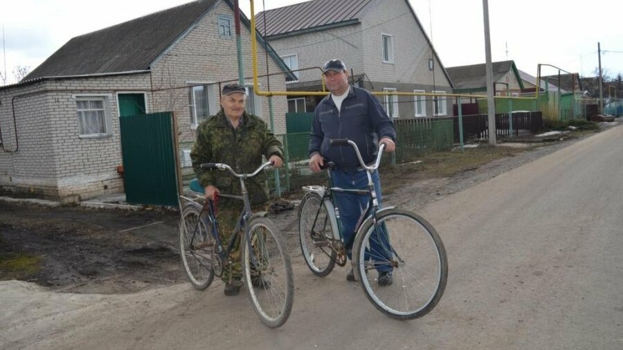 Соседи, любители двухколёсного транспорта