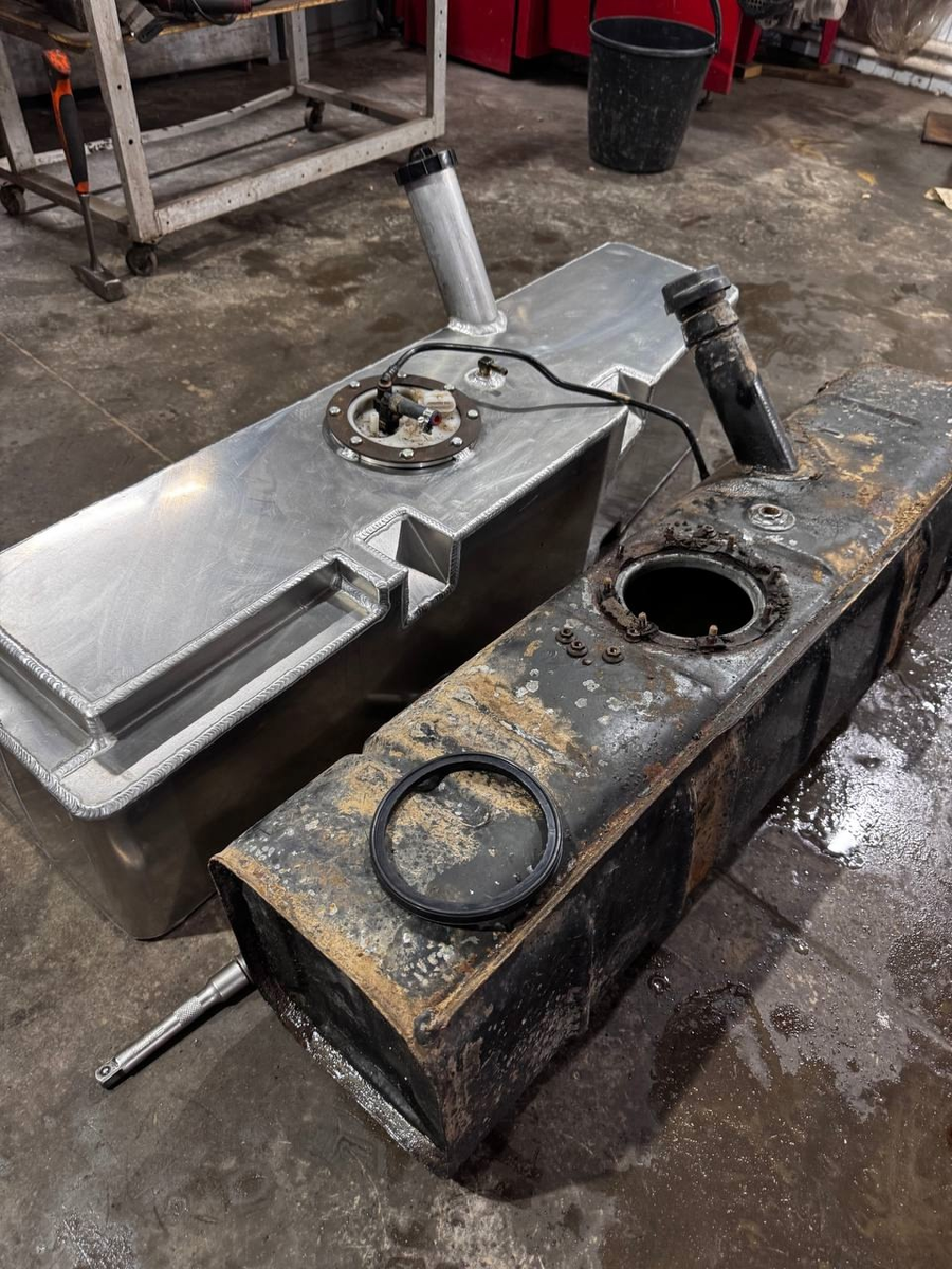 Сравнение алюминиевого бака БАКОР и штатного стального бака УАЗ Хантер — новая конструкция на 108 литров устойчива к коррозии и надёжнее оригинала