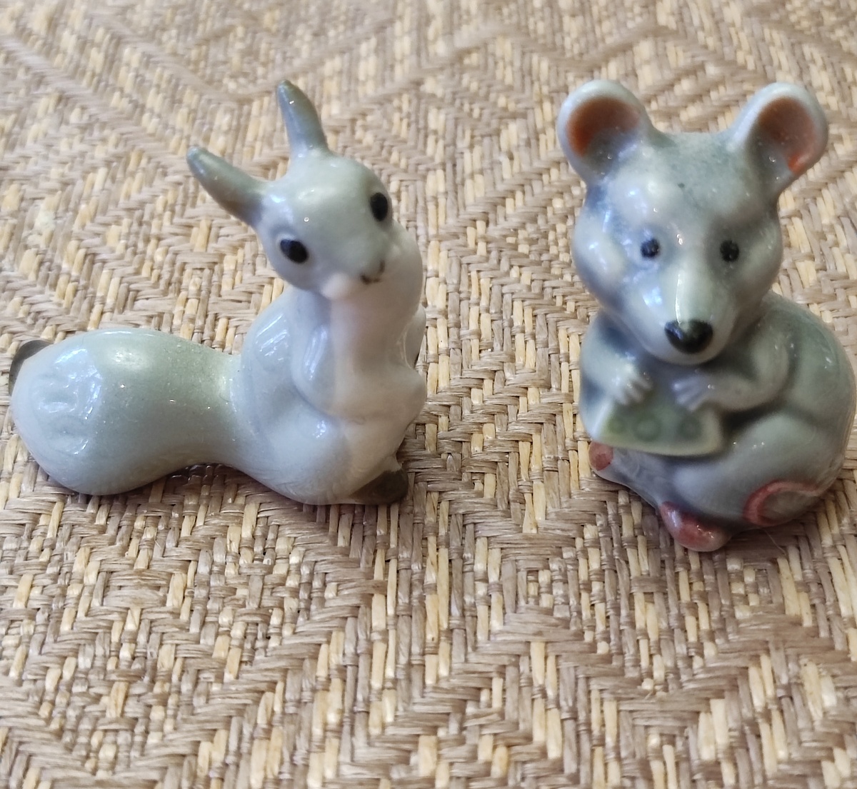 с этих милых фигурок я начала свою коллекцию. Мне их подарили на работе.