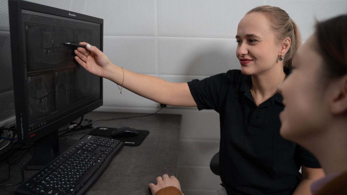 Что за накладки делают при лечении брекетами