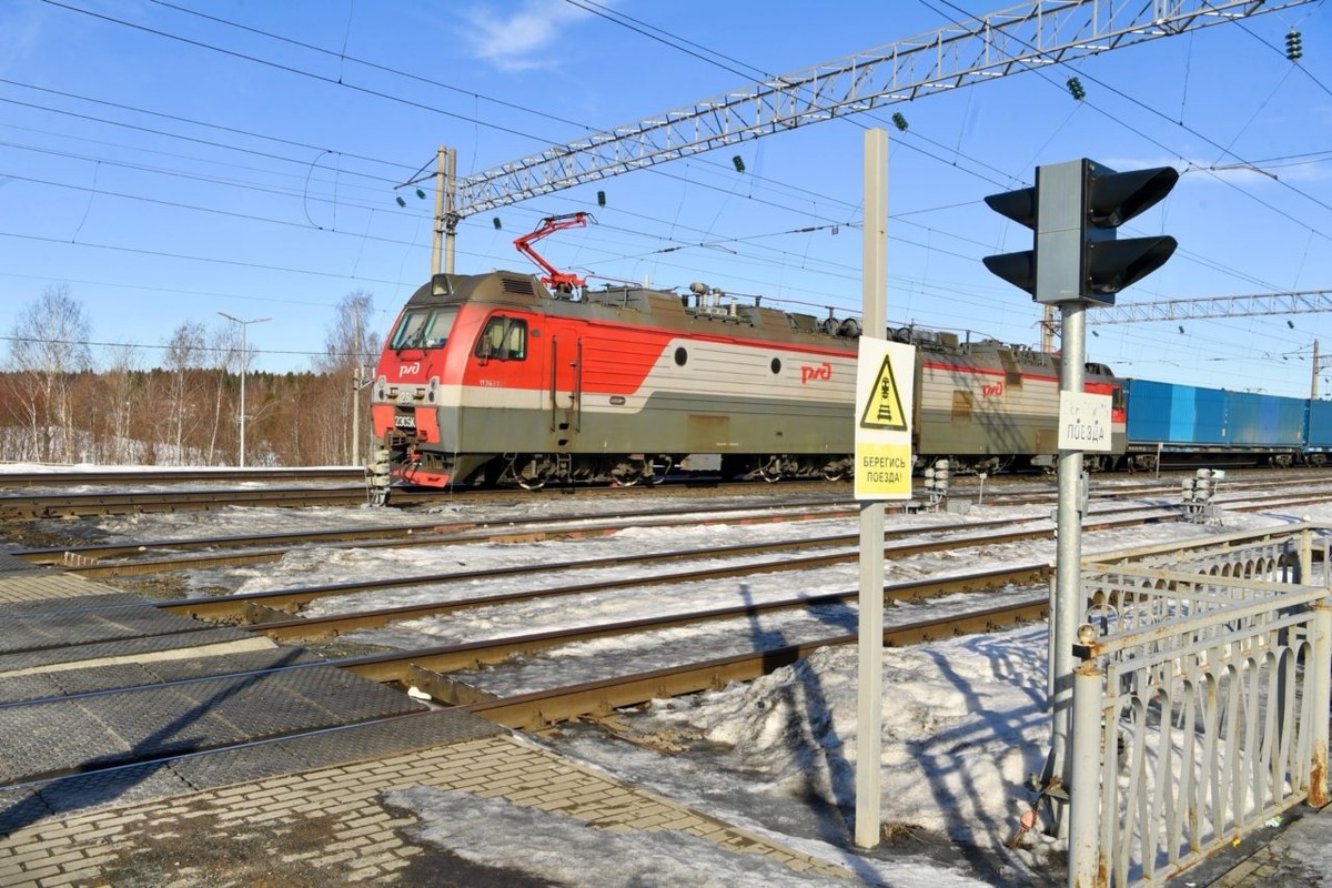    Выездное совещание Минтранса с представителями бизнеса в поселке Деревянка. Фото: "Республика" / Оксана Кудряшова