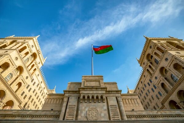 Обложка © Shutterstock / FOTODOM / leshiy985