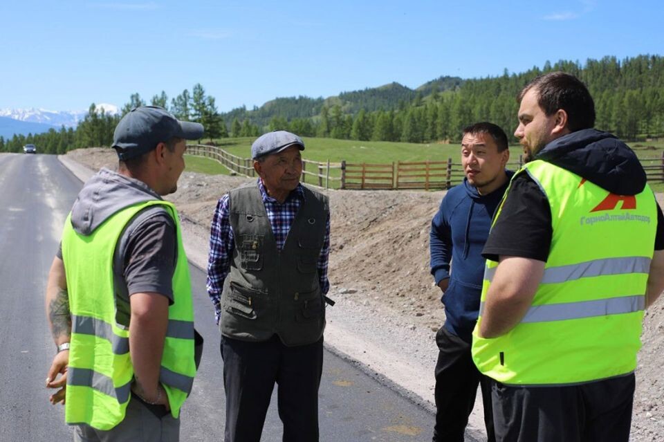    Ремонт дороги Акташ – Улаган – Балыктуюль. Источник: altai-republic.ru