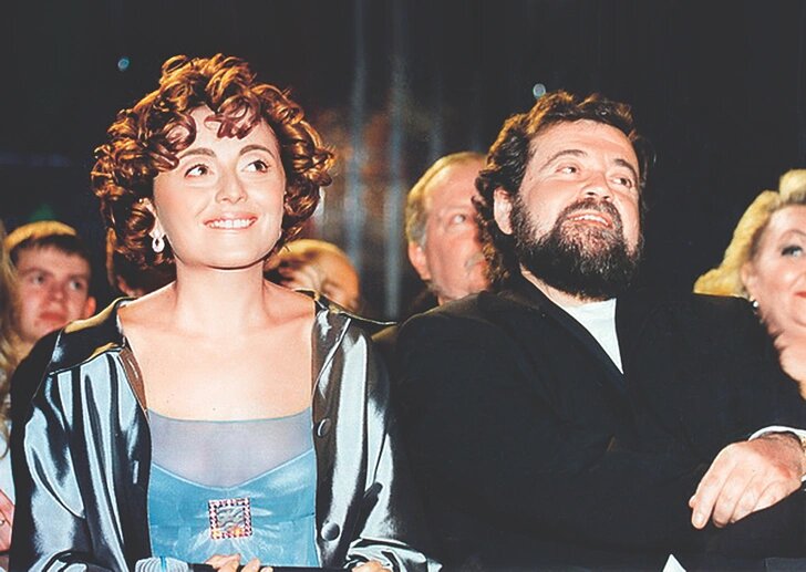 В детстве Варум проводила очень мало времени с отцом, погруженным в работу, но с возрастом родственники сблизились