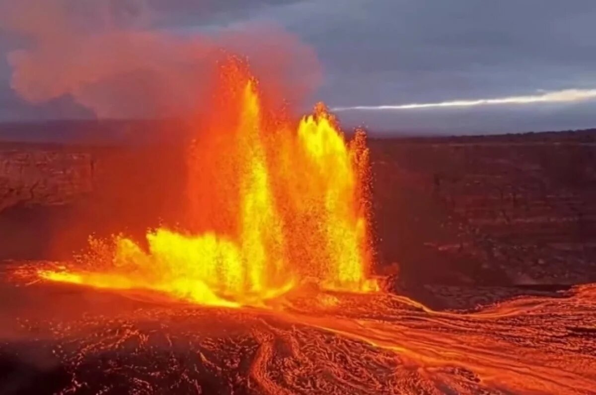    Опубликованы кадры извержения вулкана Килауэа на Гавайях