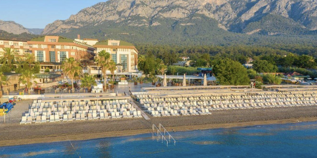 Самый популярный отель в Кемере по количеству купленных туров на июнь Armas Gul Beach Hotel. Мини-обзор