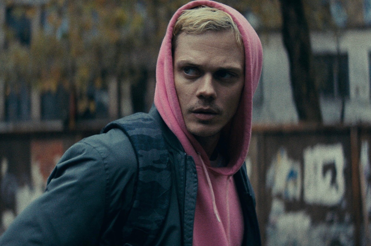 Эдди (Билл Скарсгард), кадр из фильма. Источник:  https://www.kinopoisk.ru/