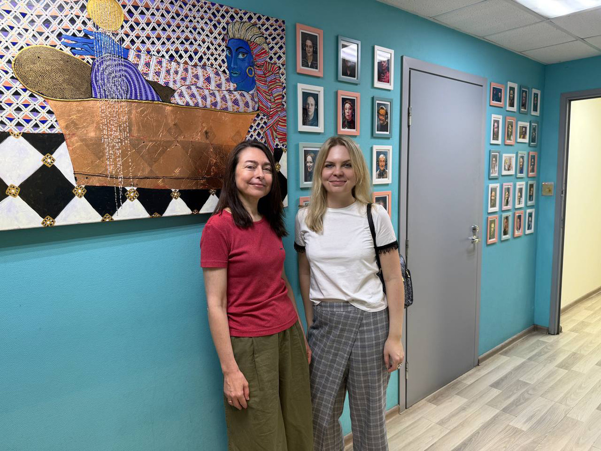 Долгожданная первая встреча с Юлей запечатлена на память в стенах замечательного и очень радушного издательства "Вимбо"