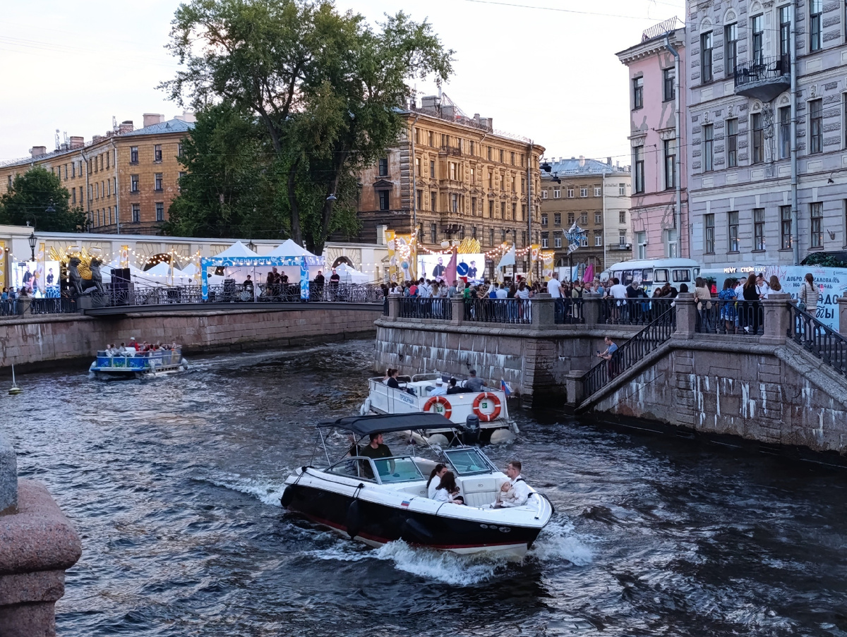 Фестиваль "Ленинградские мосты" - прошлый год.