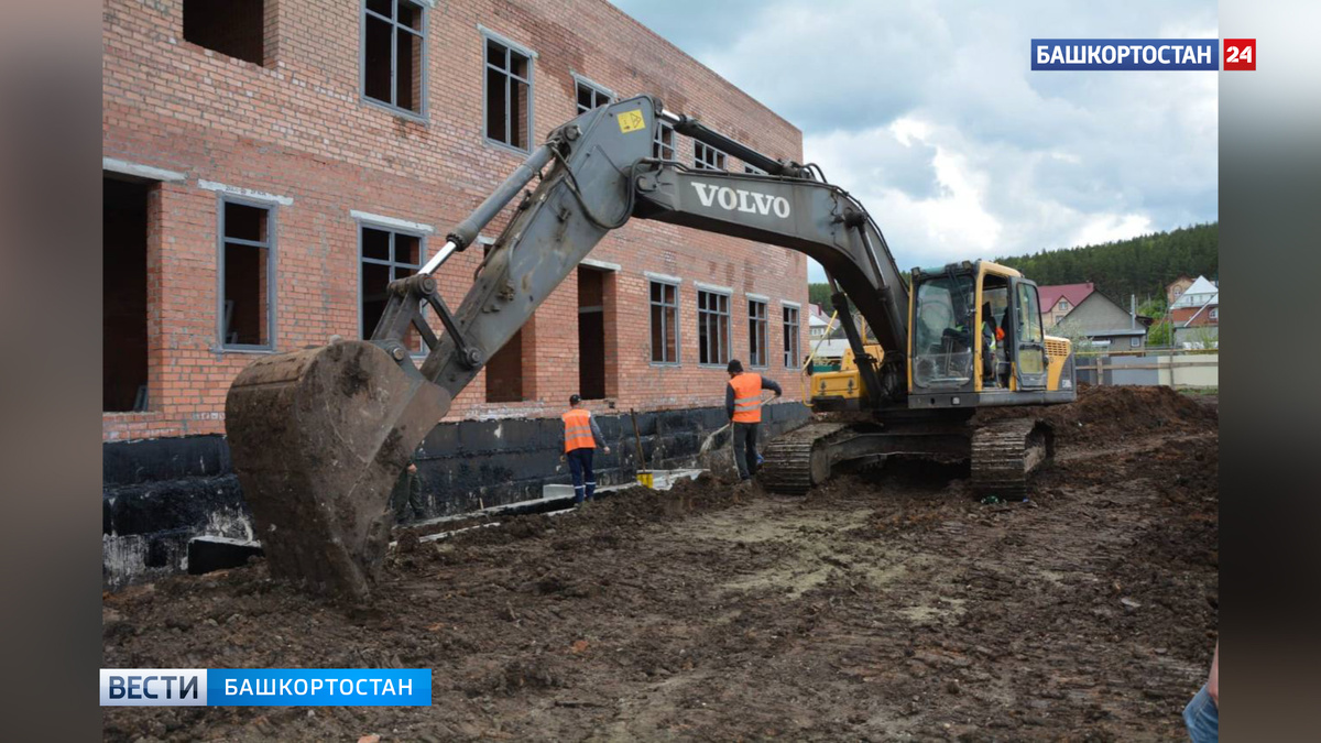    Глава Башкортостана Радий Хабиров рассказал о строительстве поликлиник в республике