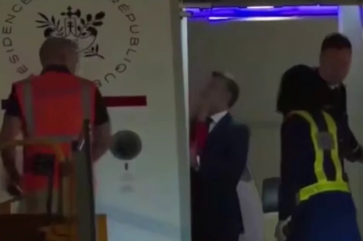    Психиатр Шуров назвал отношения Макрона с ударившей его женой больными